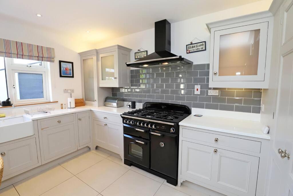Luxury Detached Home Close To Strangford Lough Killinchy Екстериор снимка